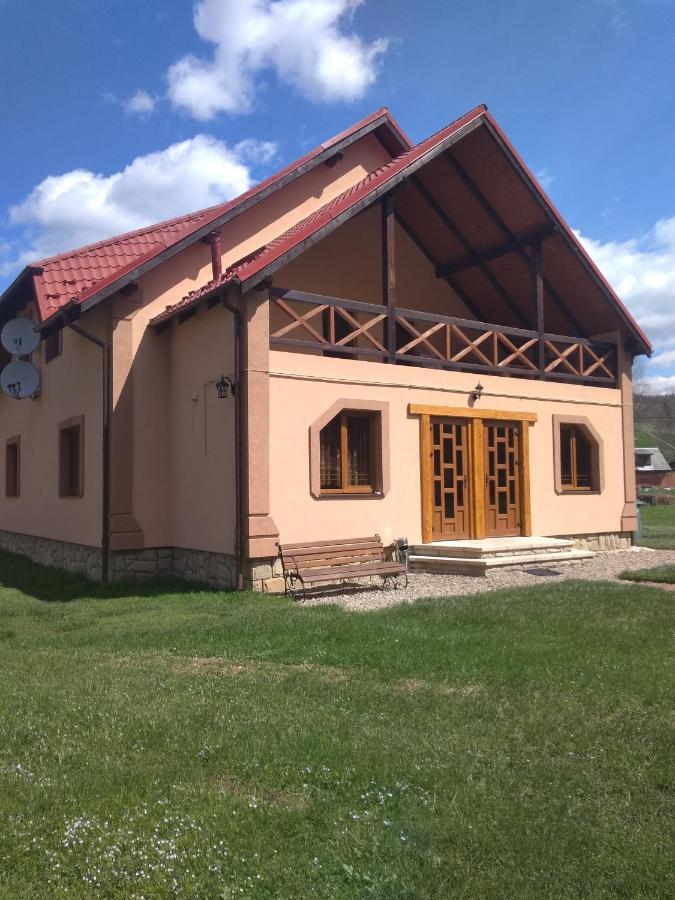 Затишок В Карпатах Vila Yaremche Exterior foto