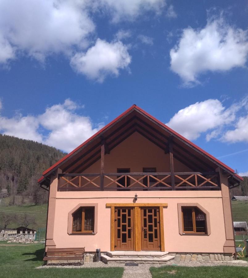 Затишок В Карпатах Vila Yaremche Exterior foto